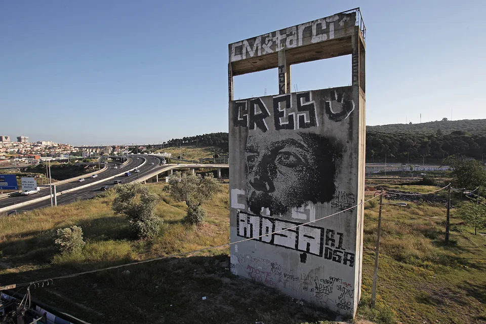 Diorama (Bairro das Furnas) — Walls work, 2012, Lisbon, Portugal