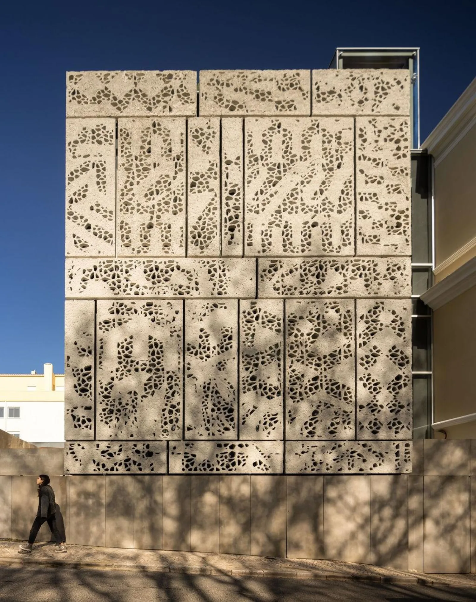 Carved Facade, Cascais — Paredes, 2023