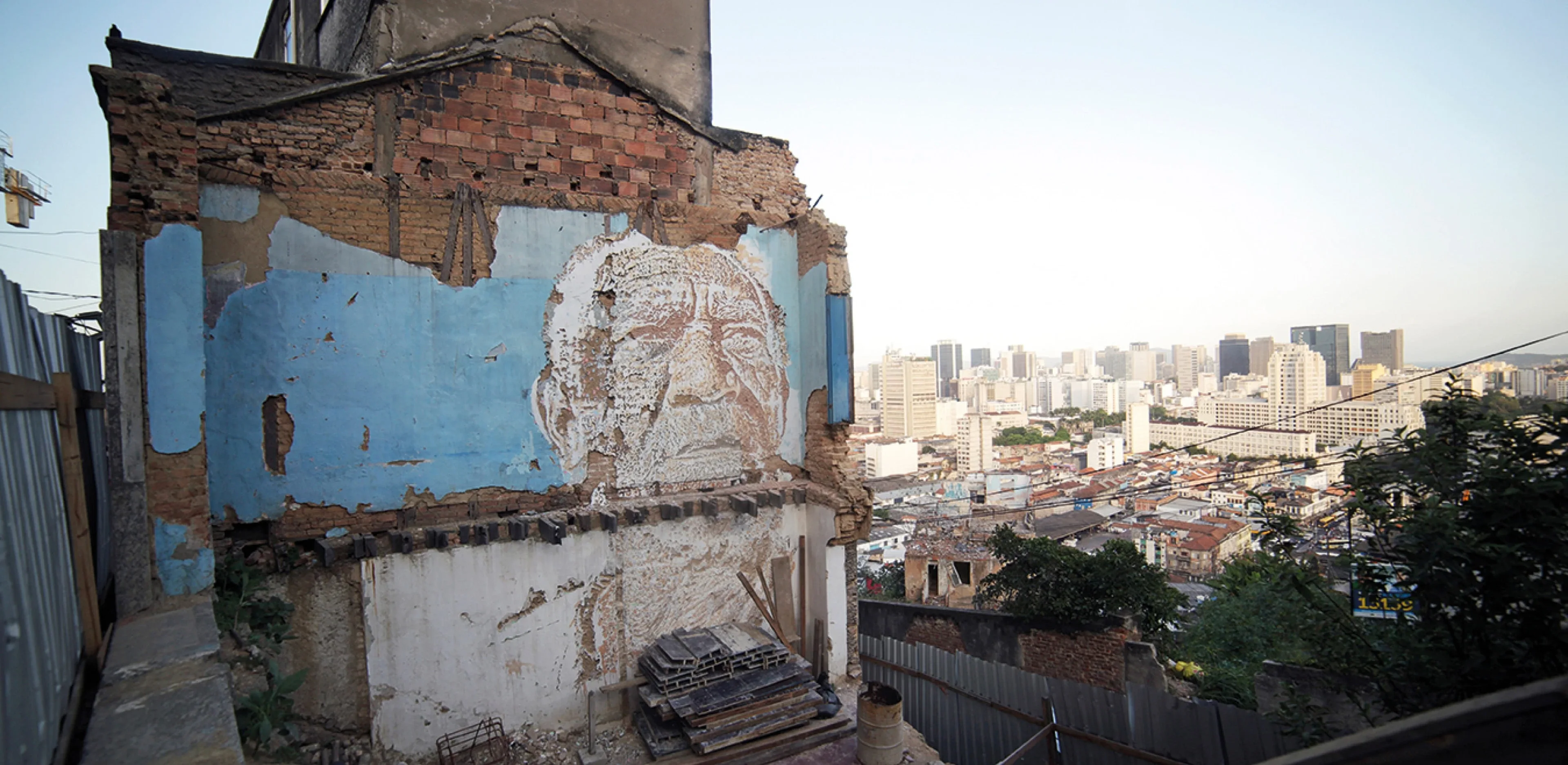 Descascando a Superficie, Morro da Providencia — Paredes, 2012